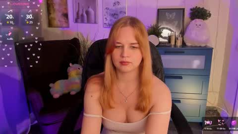 Snapshot of alicepopsy chatting on September 23, 2025, 11:24 am Alice online show from September 23, 2025, 11:24 am