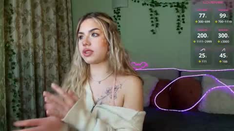 Sweet  Alice online show from October 31, 2025, 8:43 pm