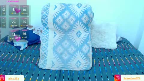 CATALINA Y ANDRES online show from January 18, 2025, 11:55 pm