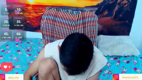 CATALINA Y ANDRES online show from February 14, 2025, 8:15 pm