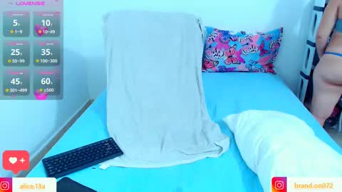 CATALINA Y ANDRES online show from March 11, 2025, 11:15 pm