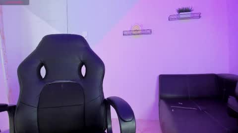 Alicia online show from October 17, 2025, 11:40 pm