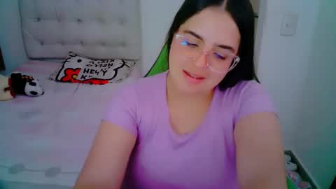 Snapshot of alicia_hotxx chatting on December 27, 2024, 9:22 pm alison online show from December 27, 2024, 9:22 pm