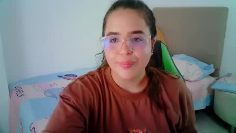 Snapshot of alicia_hotxx chatting on January 14, 2025, 6:07 pm alison online show from January 14, 2025, 6:07 pm