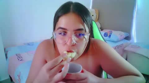 Snapshot of alicia_hotxx chatting on January 23, 2025, 9:18 pm alison online show from January 23, 2025, 9:18 pm