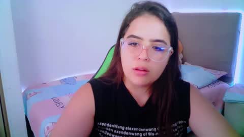 Snapshot of alicia_hotxx chatting on January 27, 2025, 6:20 pm alison online show from January 27, 2025, 6:20 pm