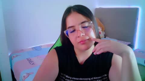 Snapshot of alicia_hotxx chatting on January 28, 2025, 12:26 am alison online show from January 28, 2025, 12:26 am