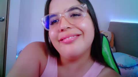Snapshot of alicia_hotxx chatting on February 1, 2025, 9:51 pm alison online show from February 1, 2025, 9:51 pm