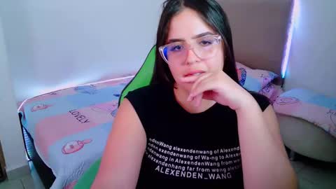 Snapshot of alicia_hotxx chatting on February 3, 2025, 9:50 pm alison online show from February 3, 2025, 9:50 pm