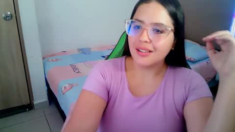 Snapshot of alicia_hotxx chatting on February 22, 2025, 12:27 am alison online show from February 22, 2025, 12:27 am