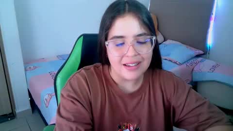 Snapshot of alicia_hotxx chatting on February 23, 2025, 8:44 pm alison online show from February 23, 2025, 8:44 pm