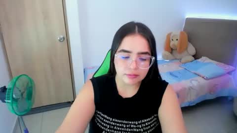 Snapshot of alicia_hotxx chatting on February 28, 2025, 9:44 pm alison online show from February 28, 2025, 9:44 pm