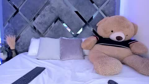 Snapshot of alicia_jerez1 chatting on December 16, 2024, 7:43 pm Alice  online show from December 16, 2024, 7:43 pm