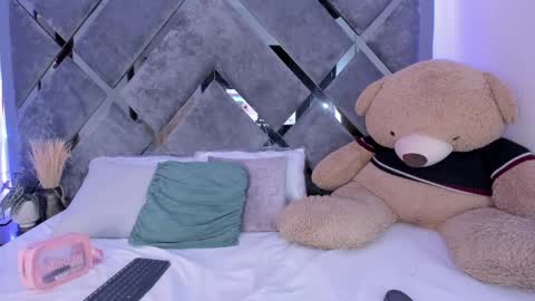 Snapshot of alicia_jerez1 chatting on January 17, 2025, 1:35 pm Alice  online show from January 17, 2025, 1:35 pm