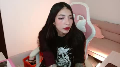 Snapshot of alicia_key_ chatting on June 1, 2026, 5:20 am ALICIA online show from June 1, 2026, 5:20 am