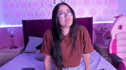 Alicia  online show from May 4, 2026, 8:38 pm