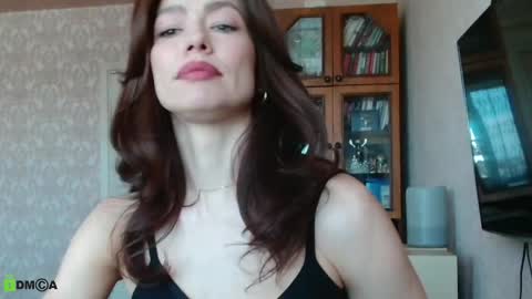 Alicia online show from May 3, 2026, 10:21 am