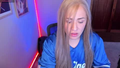 Snapshot of aliciaballard chatting on December 18, 2024, 6:46 pm Jennyfer online show from December 18, 2024, 6:46 pm