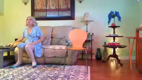 Snapshot of aliciadehart181 chatting on November 16, 2025, 7:19 pm Alicia deHart Help me reach 1000 Followers. Its FREE online show from November 16, 2025, 7:19 pm
