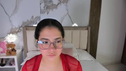 Snapshot of alicialevy chatting on August 6, 2026, 11:23 am LUNA online show from August 6, 2026, 11:23 am