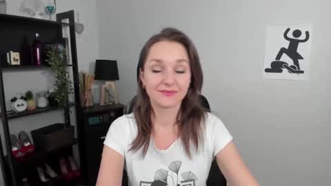 Alicia online show from December 18, 2024, 6:14 pm