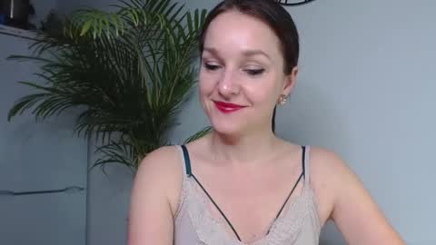 Alicia online show from December 19, 2024, 3:41 pm
