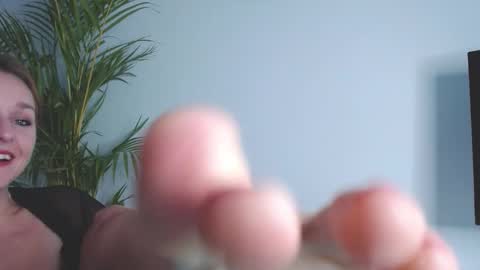 Alicia online show from October 31, 2025, 7:42 am