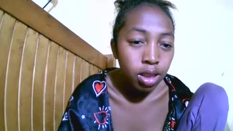 alicianah online show from September 24, 2025, 8:06 am