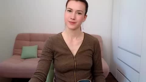 alicianoveli online show from September 14, 2025, 8:46 am