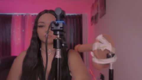 aliciawonderland__ online show from February 19, 2025, 3:49 pm