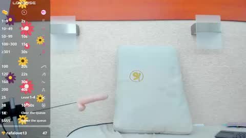 im tutti online show from March 10, 2025, 8:48 am