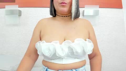 Snapshot of alicie_green chatting on May 4, 2026, 2:51 am im tutti online show from May 4, 2026, 2:51 am
