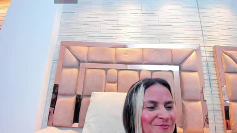 Snapshot of alicie_green chatting on May 7, 2026, 1:55 am im tutti online show from May 7, 2026, 1:55 am