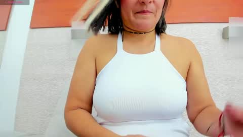 Snapshot of alicie_green chatting on May 19, 2026, 2:51 am im tutti online show from May 19, 2026, 2:51 am