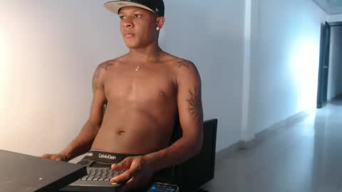 Snapshot of alid_17 chatting on March 11, 2025, 8:20 pm Alid 17 online show from March 11, 2025, 8:20 pm