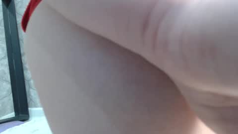 alidaalida2 online show from March 2, 2026, 9:21 pm