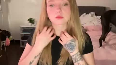 spaceprincess online show from April 14, 2026, 1:22 am