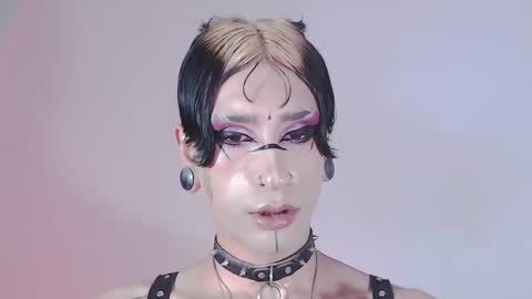     online show from December 5, 2024, 11:18 pm