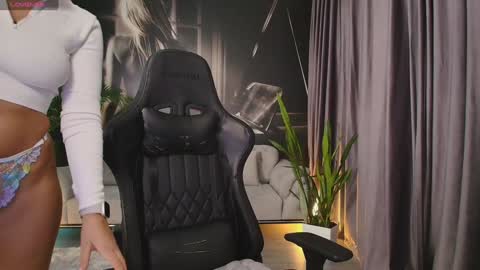 Snapshot of aliessia chatting on October 15, 2025, 1:22 pm Aliessia online show from October 15, 2025, 1:22 pm