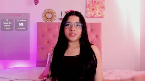 aliice_walker_ online show from December 2, 2024, 3:47 pm