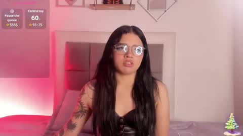 aliice_walker_ online show from January 18, 2025, 3:05 pm