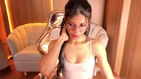 alina_b_ online show from April 23, 2026, 8:00 pm
