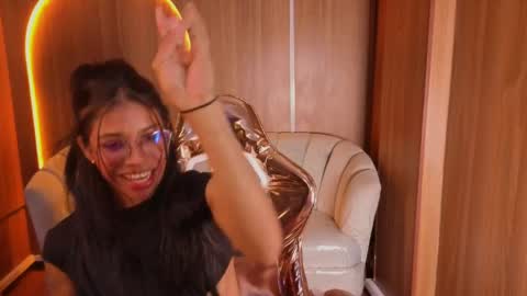 alina_b_ online show from May 27, 2026, 1:57 am