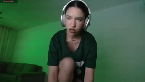 Snapshot of alina_lee01 chatting on April 13, 2026, 1:55 am NYX online show from April 13, 2026, 1:55 am