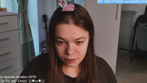 Snapshot of alinabae chatting on February 26, 2025, 12:03 pm Alina and Ben online show from February 26, 2025, 12:03 pm