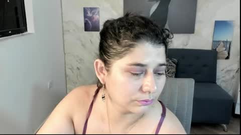 alinabozz1 online show from June 12, 2026, 5:17 am
