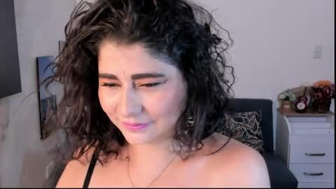 alinabozz1 online show from June 20, 2026, 5:10 am