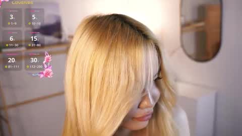 Hello im Lina online show from December 22, 2025, 4:26 pm