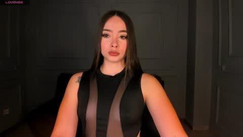 alinakravitz_ online show from September 12, 2025, 11:32 am