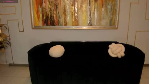 alinakravitz_ online show from October 4, 2025, 11:30 am